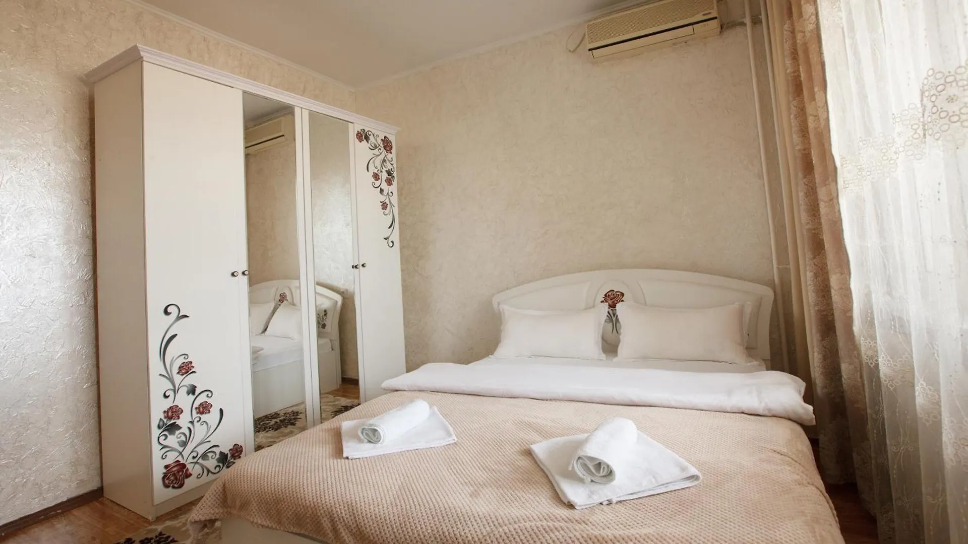 Пушкина 28 Трёхкомнатная Apartment Almaty